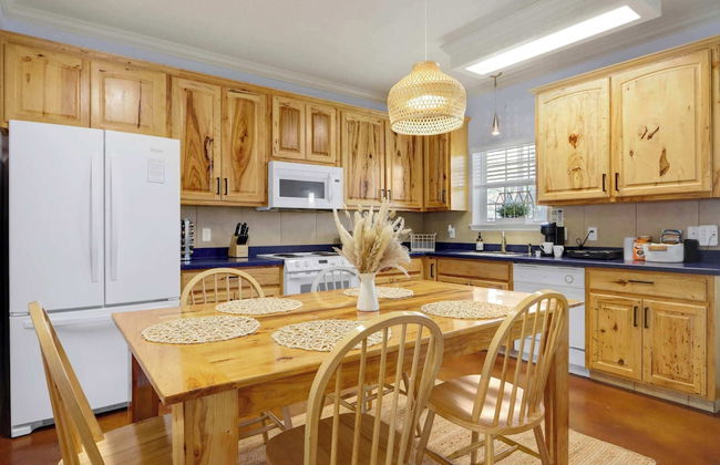 Spacious Retreat & Game Room Sleeps 12 - Foto 17