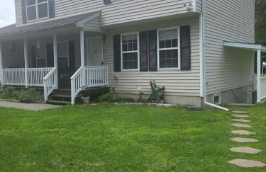 Modern Farmhouse Decor With Washer & Dryer - Foto 25