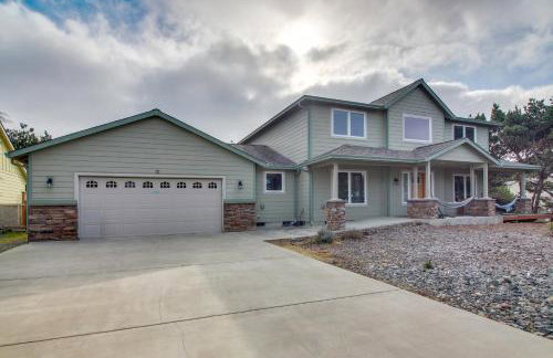 Spacious Bandon Getaway - 2 Blocks to Ocean! - Photo 32