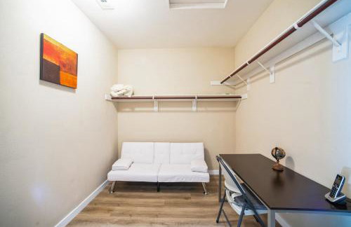 Charming Pet-Friendly Getaway in Sunny Beaumont home - Foto 27