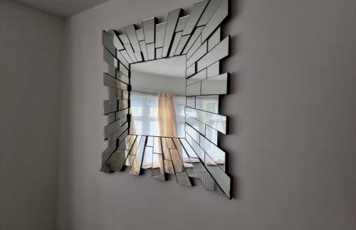 Entire 3 bedroom home with Parking in Welling, London, UK - Photo 79