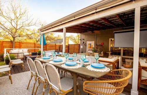 Lux 5BR gem with Heated Pool, SPA, and Outdoor Movie Theater - Foto 7