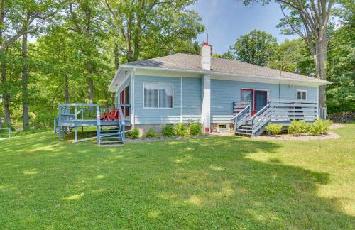 Waterfront Getaway on Sodus Bay Prime Location! - Foto 32