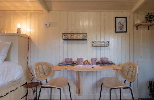 Shepherdshut-hot Tub-cotswolds-petfriendly - Photo 17