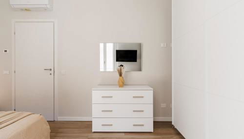 Chiara Apartment 6 guest - Train Station - Parking - Foto 4, wardrobe