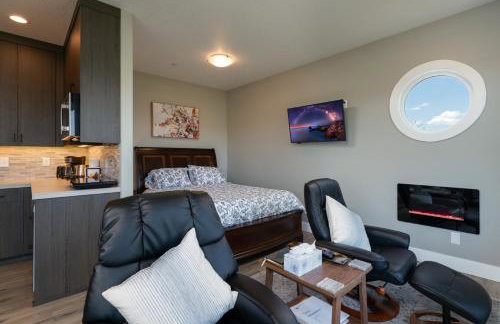 Eagles Bluff 1BR Suite of Kalama Oaks Lodge - Photo 10