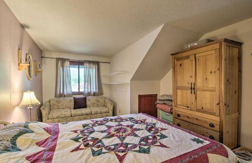 Resort Condo with Lake and Pool about 5 Mi to Flume Gorge! - Foto 14