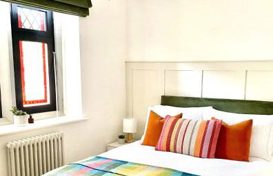 Boutique Chapel Apartment within City Walls - Photo 10