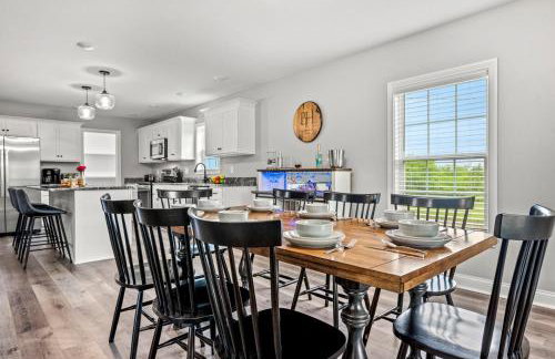 Spacious Home 4BR Fire Pit, Patio Hot Tub - Foto 14