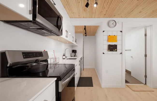 Passive House Luxury 2 Bedroom Basement Suite - Photo 8