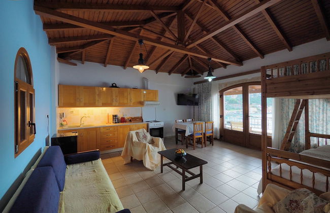 Sofia Limeni - Photo 26