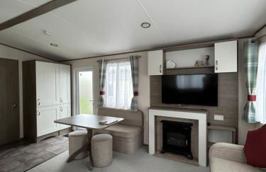 Delightful 2 bedroom Caravan, Pencnwc, New Quay - Photo 12