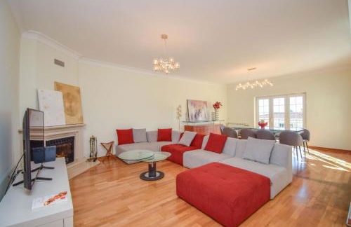 Spacious 4-Bedroom Villa with Private Heated Pool in Quinta da Beloura Sintra Ideal for Families & Long Stays - Foto 8