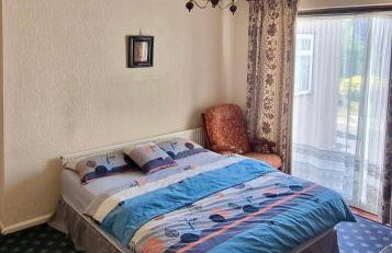 Barking London House sleeps 12 - parking - train tube - airport - Foto 12