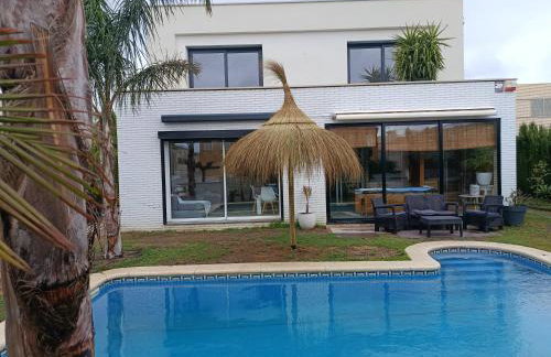 Villa lujosa con spa, piscina y sala de juegos PRIVADOS - Foto 15