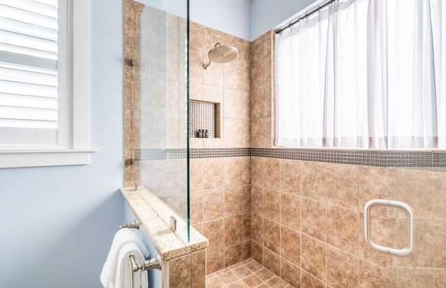 Pearl by Avantstay Idyllic Seaside Getaway w/ 2 Large Decks & Lush Garden - Foto 21