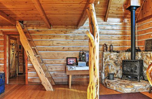 Remote Antimony Log Cabin with Green Meadow Views! - Foto 10