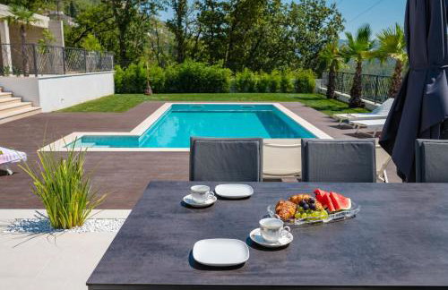 Villa Florinda with Pool and Prime Location near Split - Photo 13