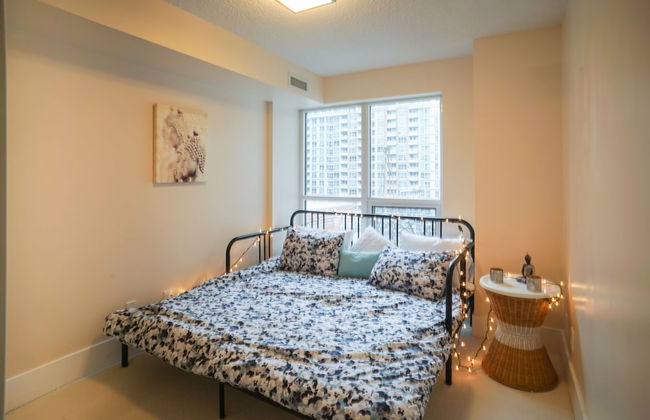 Applewood Suites - Luxury 3 BDRM - Photo 12