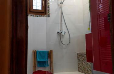 House with garden and parking 1 min from Grenoble - Foto 42