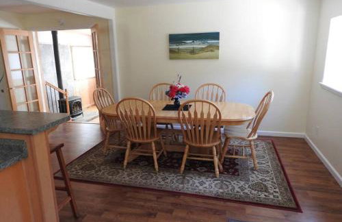 Coastal Charm: SW Oregon home on 2+ quiet acres - Foto 38