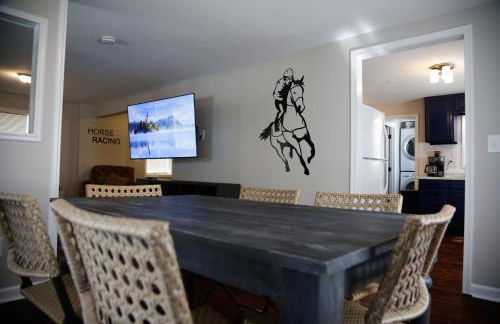 1939 Four Bed Rustic Escape by Casino - Foto 63