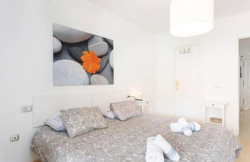 Home2Book Cozy Terrace with Pool Views - Foto 15