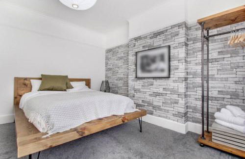 West Midlands-Contractor-Long stay-parking-4 beds - Foto 3