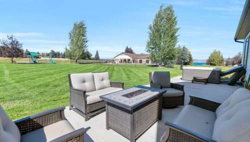 Dream Bear Lake Getaway w/ Hot Tub & Yard - Foto 3