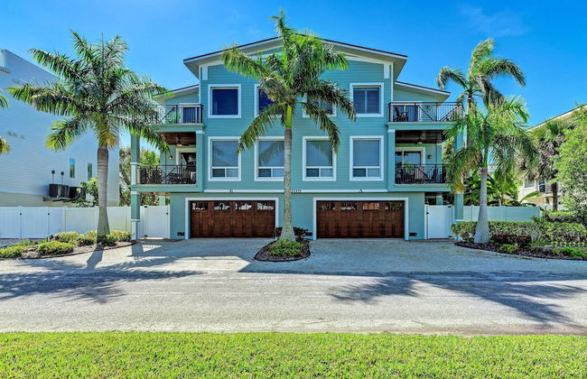 Anna Maria Island Beach Palace - Photo 1