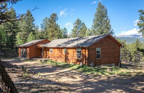 Cozy Wolfcamp Chalet with Hot Tub, Views with Fast Wifi - Foto 29