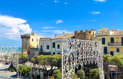 LUNA SUL PORTO Seaview Apartment - Bright and Spacious Flat in Central Nettuno, Steps from the Marina, Beaches, and Train Station - Photo 16