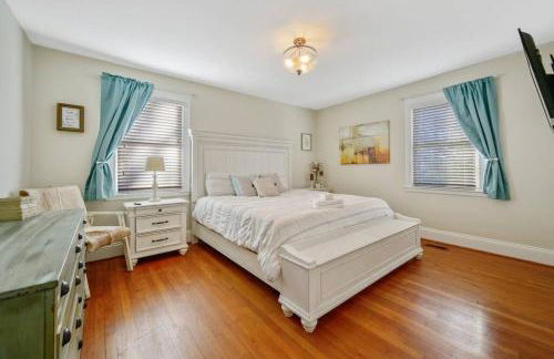 Center St Retreat - 1 Block from Downtown! - Foto 34