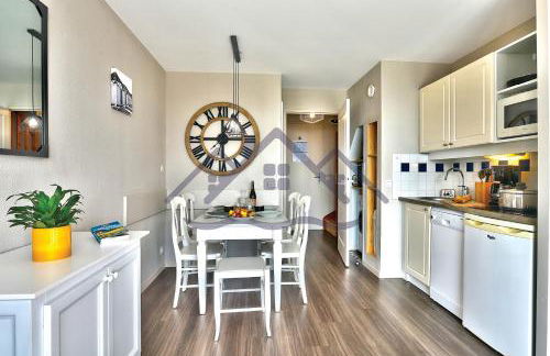 LocaLise au Guilvinec - A22 - Belle vue sur la mer, la piscine et le jardin - Tout à pied, plages, port, centre, commerces, marché - Wifi inclus - Animaux bienvenus - Linge de lit inclus - Foto 11