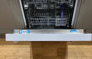 Central Sheffield 3BED 3BATH IV Pent-Apartment - Photo 24