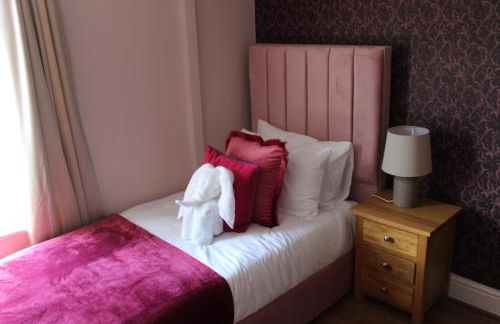 York Place Beautiful Apartment 5 Bedrooms Sleeps 9 - Foto 28