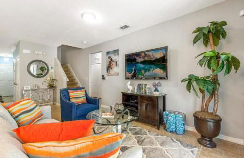 Lux Escape: Private Pool, Game Room & Near Disney - Foto 12