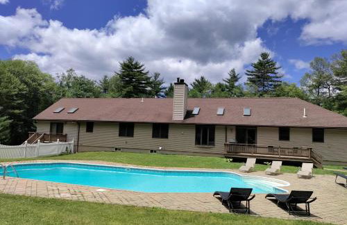 Spacious House with a Pool - Foto 28