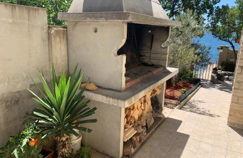 Beachfront Apartment Live - Photo 18