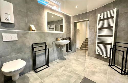 Relax Home Eschweiler Sauna & Gemütlichkeit, WLAN, Netflix, Kingsize Betten, Enspannung - Foto 17