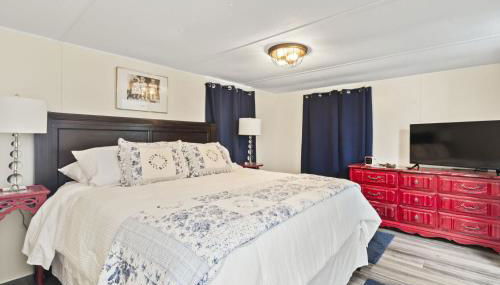 Spacious 2BR Retreat-10 minutes to the Beach! Pet Friendly! - Foto 3