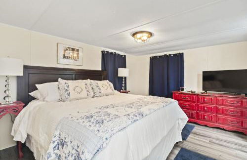 Spacious 2BR Retreat-10 minutes to the Beach! Pet Friendly! - Foto 3