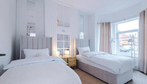 Modern & Chic Four Bedroom Home - Foto 5