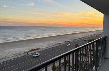 Beachfront Condo with Pool a Summer Escape for 6 - Foto 27