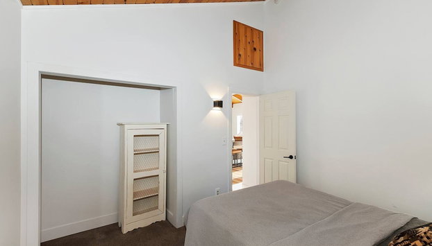 Peaceful Sunshine Chalet with Hot Tub - Foto 4, Habitación