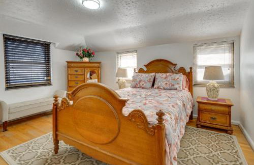 Walk to Detroit Zoo Home with Sunroom and Patio! - Foto 12