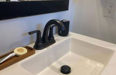 Cozy 2-bedroom Farmhouse with parking on premise - Foto 3