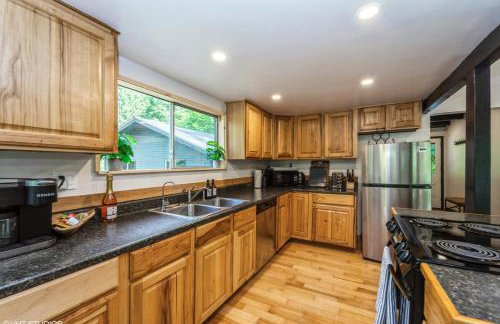 Riverfront Cabin, Nordic Hot Tub, Dog-Friendly - Foto 6