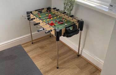 Large 5-Bedroom House in Salford-Free Parking-Sleeps 10 - Photo 5