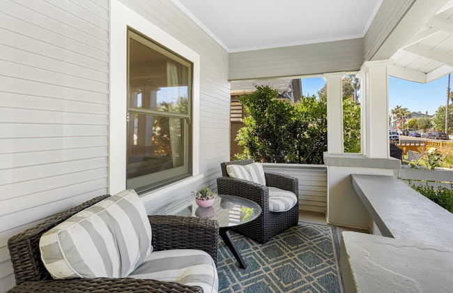 Luxe Backyard Oasis w/ Hot Tub Chic Design South Park Sanctuary - Foto 36